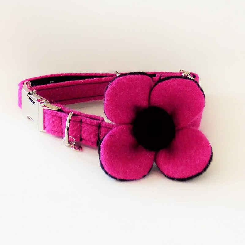 Bubblegum Pink Harris Tweed Flower Dog Collar - Medium