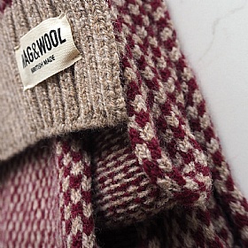 Wag & Wool Burgundy Scarf